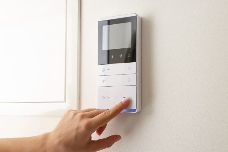 Why Does My Smart Thermostat Have a Blank Screen